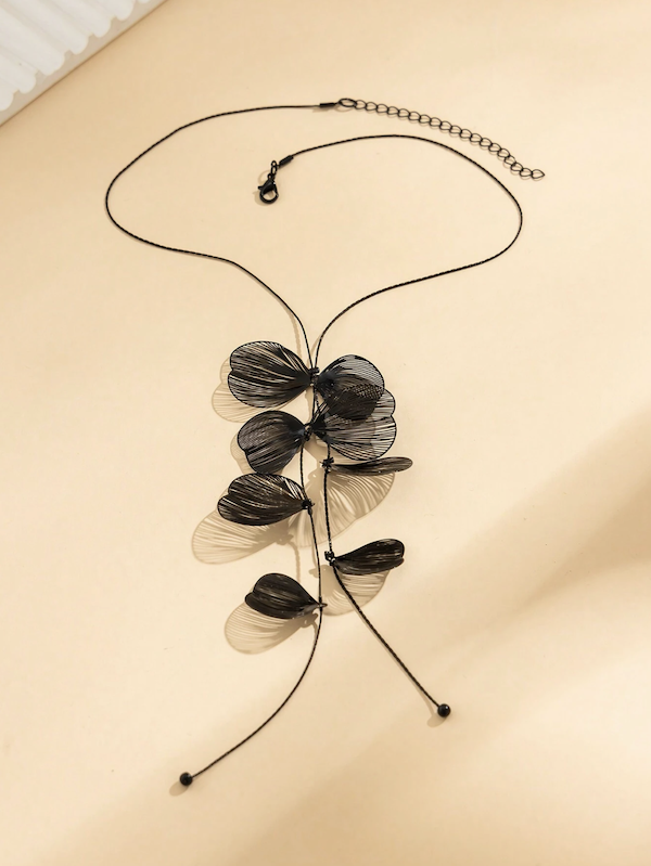 Colar de Decote Boho Chic com Laço e Folha - Image 2